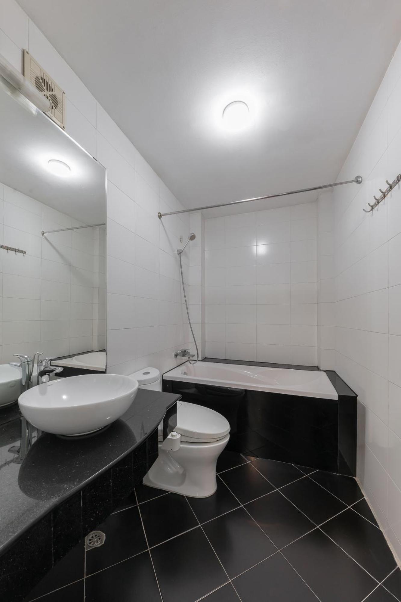 Azumaya Hotel Hai Ba Trung 1 Ханой Экстерьер фото